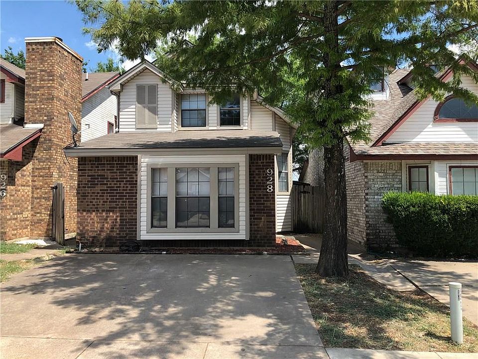 1st image of 928 Fairbanks Cir