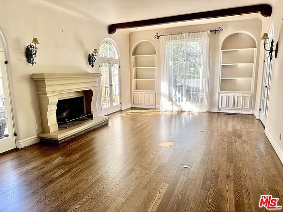 2nd image of 466 El Camino Dr