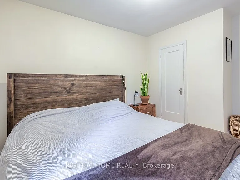64 Royal York Rd — Photo 13