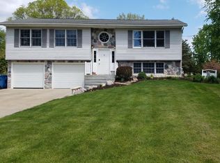 1291 N Marymark Dr, Jenison, MI 49428