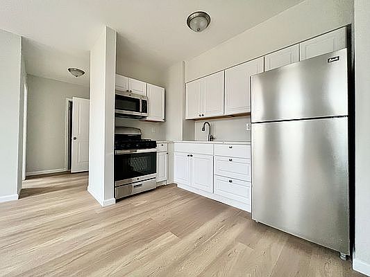 2nd image of 152 Parkside Ave APT 3J