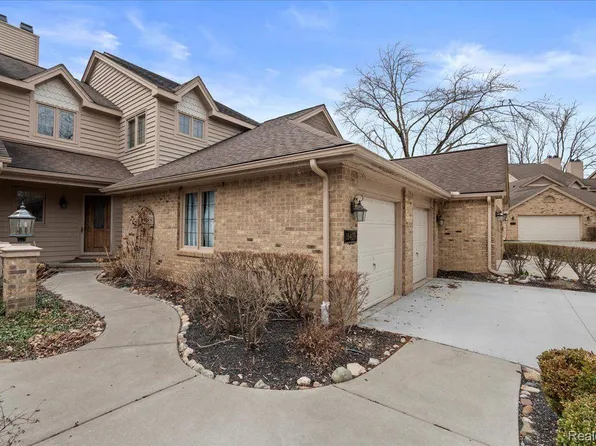 18409 Blue Heron Dr E #6, Northville, MI 48168