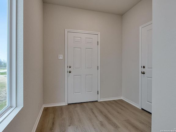 3rd image of 7613 Birch Hollow
