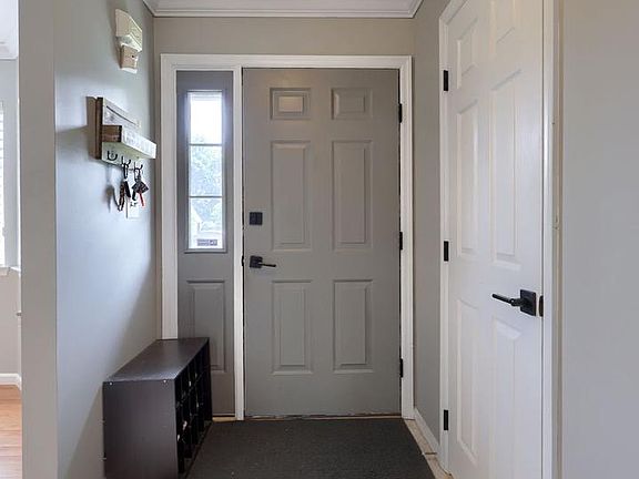 5th image of 2447 Jefferson Ave