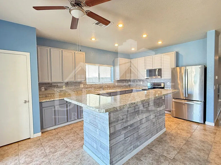2858 W Mineral Butte Dr — Photo 8