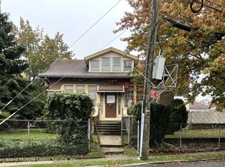 4 Fingerboard Rd, Staten Island, NY 10305