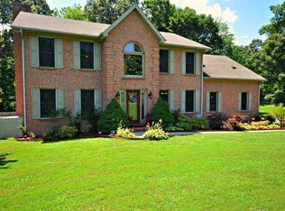 226 Green Oaks Ln, Benton, KY 42025