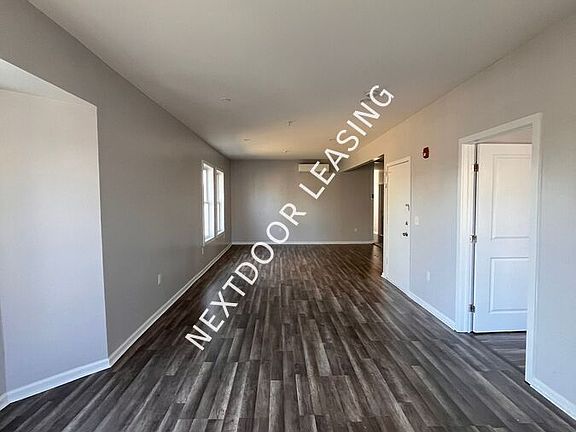 4th image of 133 Pearsall Ave #3M