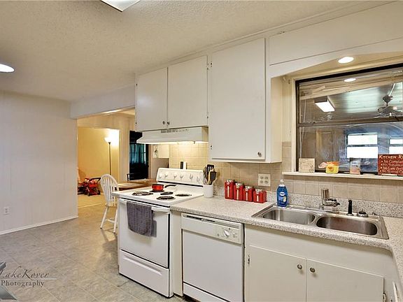 5th image of 802 Peake St