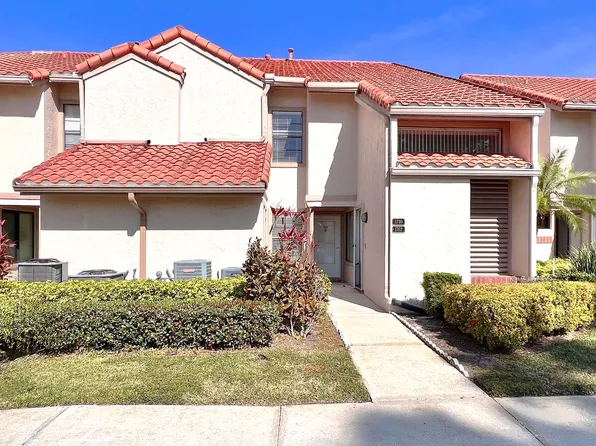 1702 Garden Lake Dr, Winter Haven, FL 33884