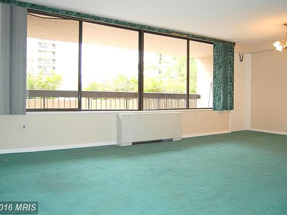 3rd image of 3705 S George Mason Dr APT 103S