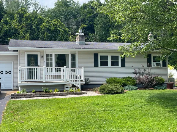 9 Brookside Ave, Morrisonville, NY 12962