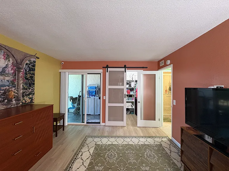 500 Glenwood Cir #122 — Photo 13