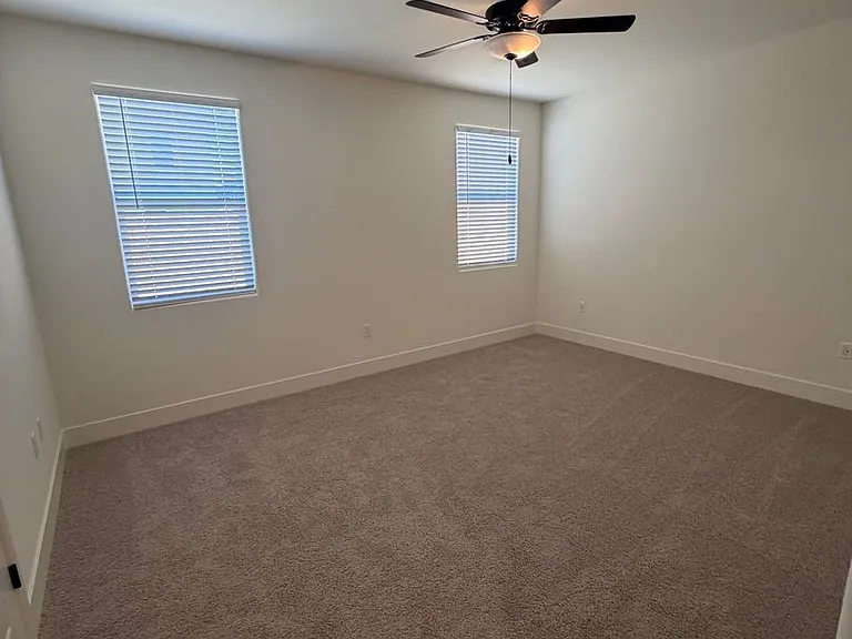 4021 W Sunnyview Ave — Photo 4