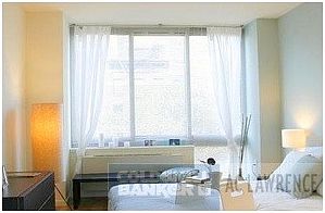 2nd image of 11 E 10th St