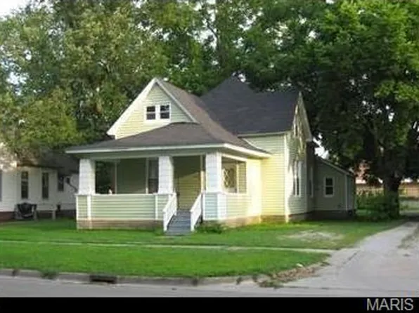 845 E Broadway, Centralia, IL 62801