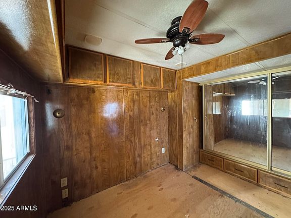 5th image of 227 E SAGUARO Drive