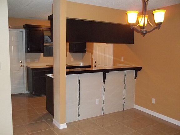 5th image of 900 E Sandstone Dr
