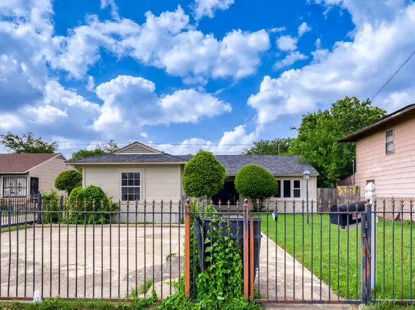 1017 Hoke Smith Dr, Dallas, TX 75224