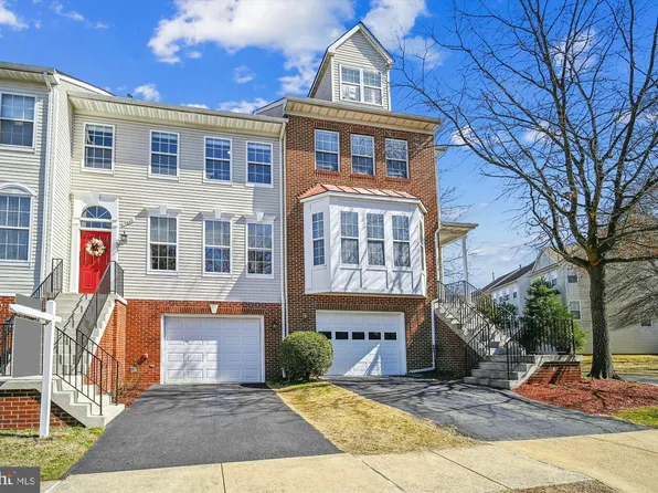 7807 Desiree St, Alexandria, VA 22315