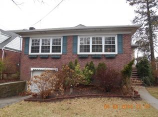 642 Metropolitan Ave, Staten Island, NY 10301