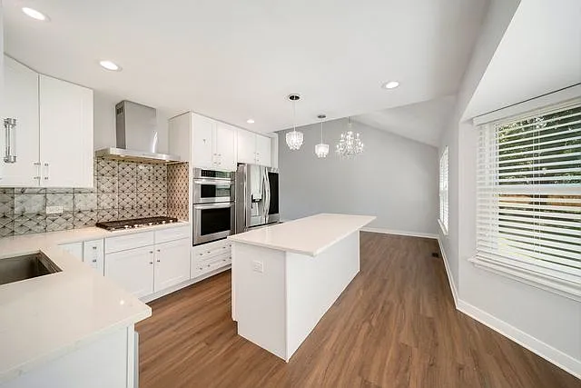 4 bed, 2.5 bath, 2111 sqft, $3,990 — Photo 3