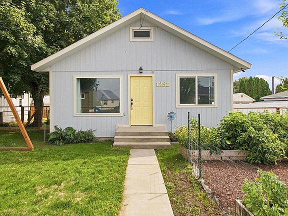 3rd image of 1232 & 1232-1/2 Grelle Ave
