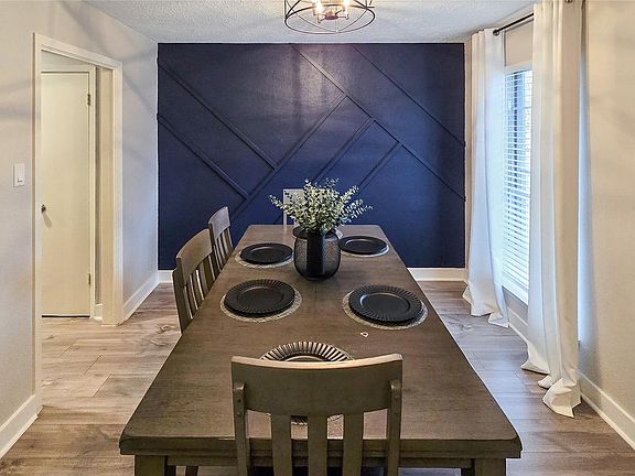 3rd image of 22531 John Rolfe Ln