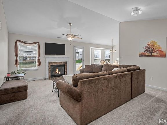 5th image of 235 Greengate Dr