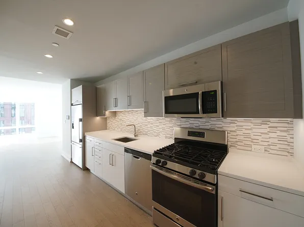 555 10th Avenue image 1 of 19