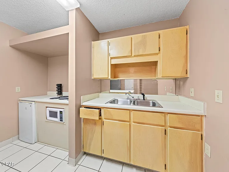 301 Fairway Blvd — Photo 35