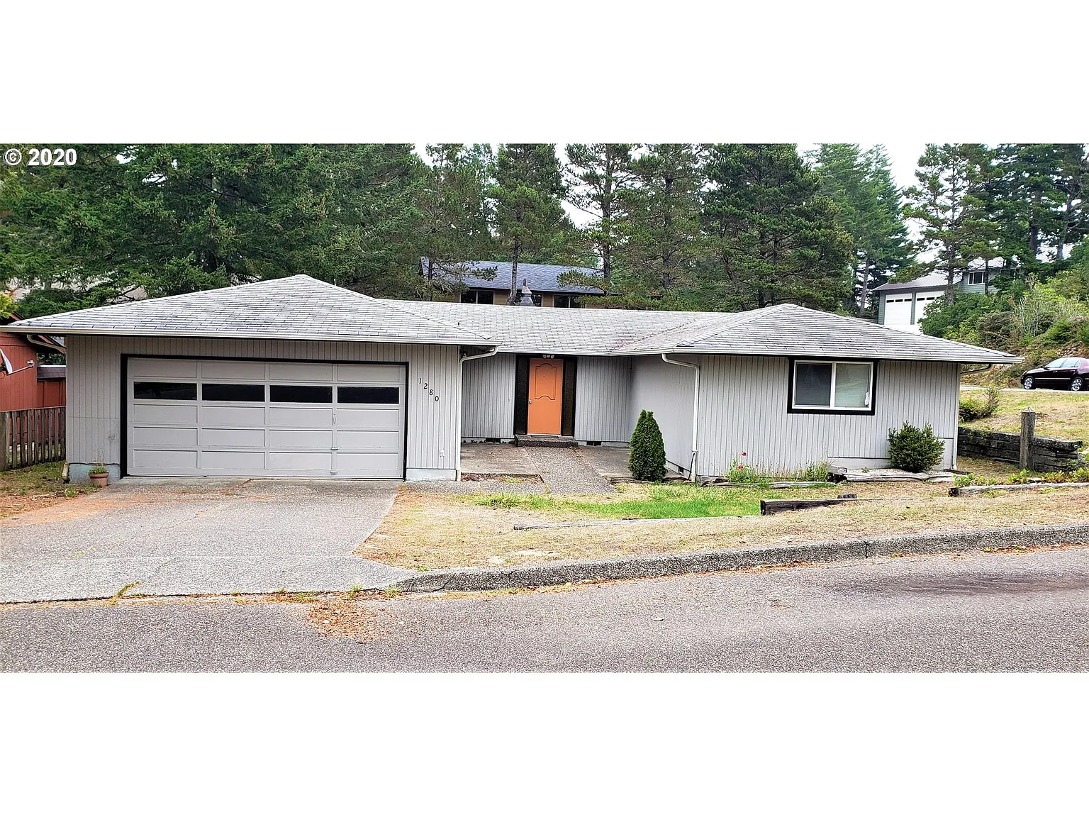 1280 Laurel St photo 1