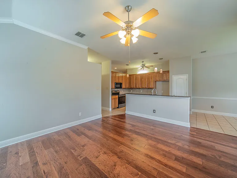 8249 Fall Crest Dr — Photo 7