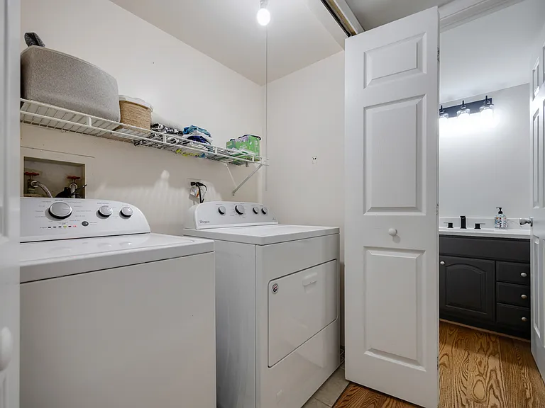 25W055 Canary Ct — Photo 12