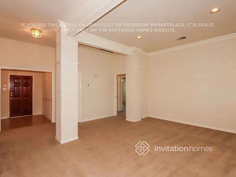 383 Hyland Ln — Photo 3