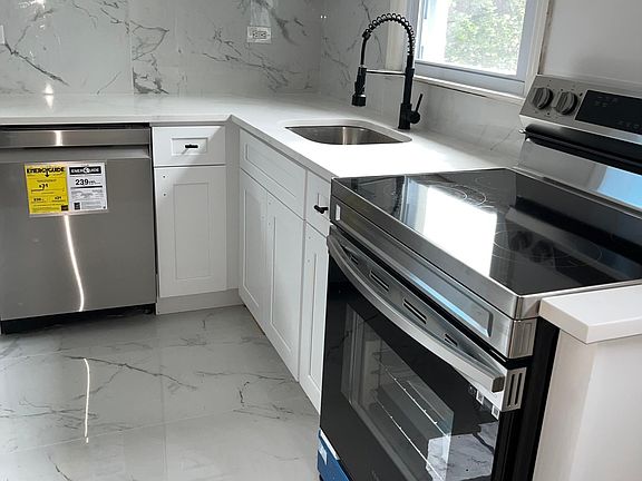 2nd image of 59 Florence St #2