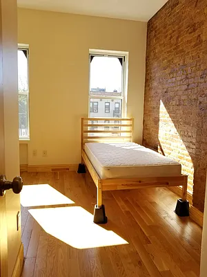 Rented by Lang Realty LLC | media 18