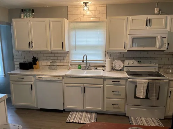1019 Anderson St, Warrensburg, MO 64093