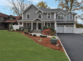 17 Hilltop Ave, Clark, NJ 07066