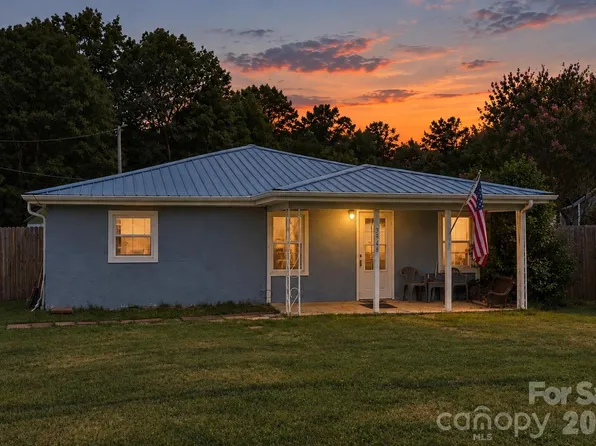 3948 Main Avenue Dr NW, Hickory, NC 28601