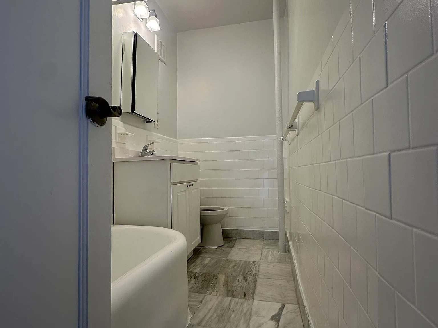 162 West 4th Street — Photo 4