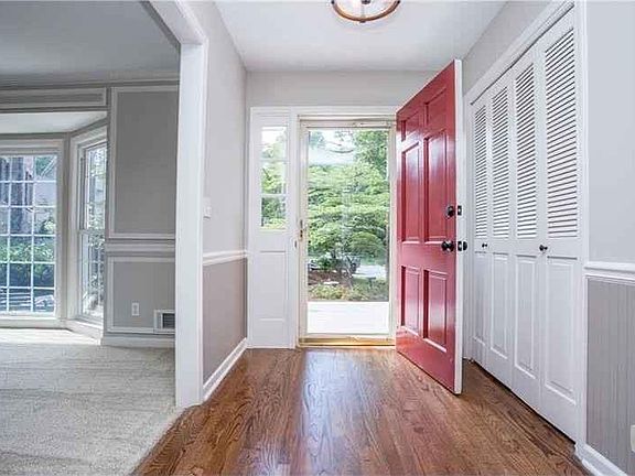 2nd image of 811 Creekstone Ct