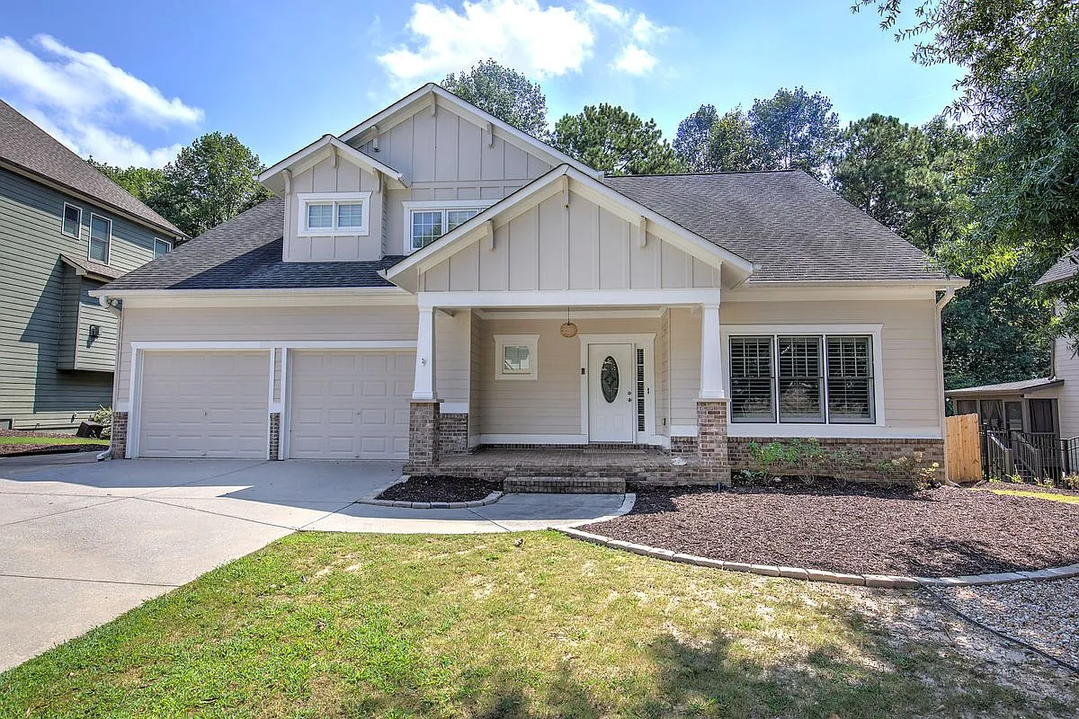 5 bed, 4.0 bath, 4088 sqft, $3,950 — Photo 1