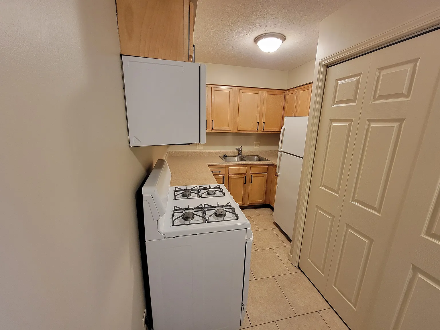 1 bed, 856 sqft, $1,149 — Photo 2