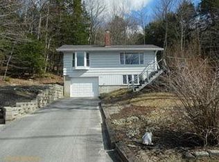 373 Memorial Dr, Winthrop, ME 04364