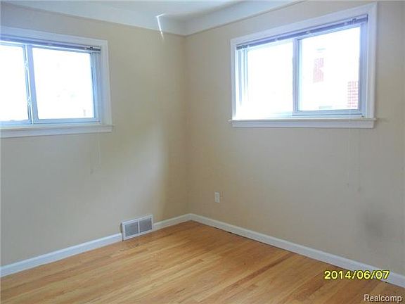 5th image of 3911 Norwood Dr