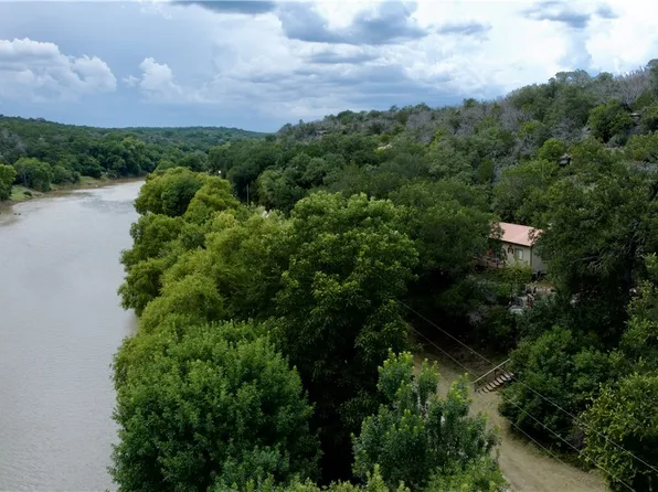 2212 N River Rd, Lampasas, TX 76550