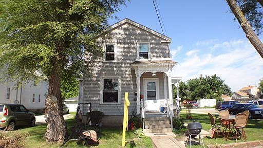 2nd image of 410 Damen St