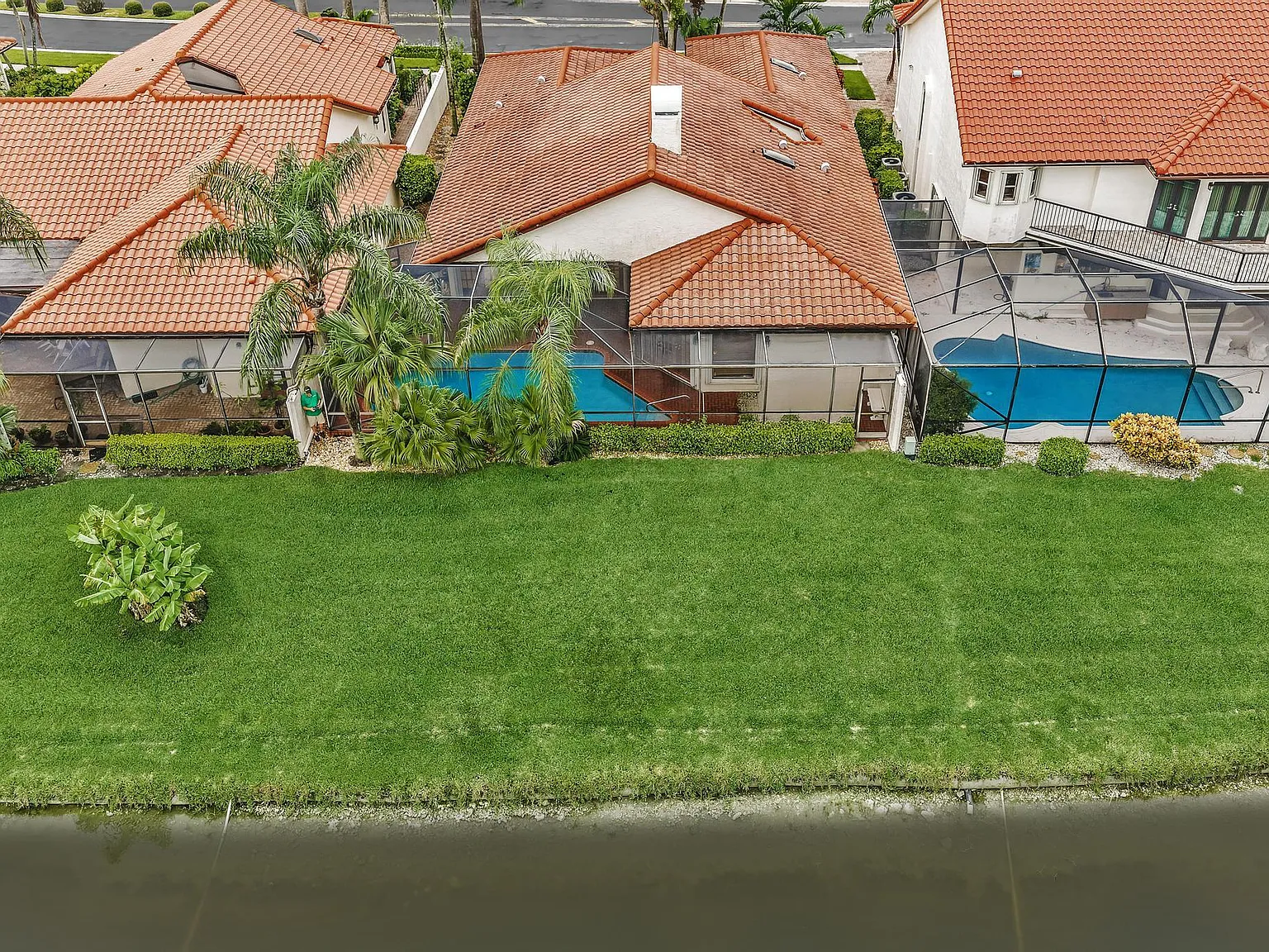 3 bed, 2.5 bath, 2437 sqft, $6,850 — Photo 3