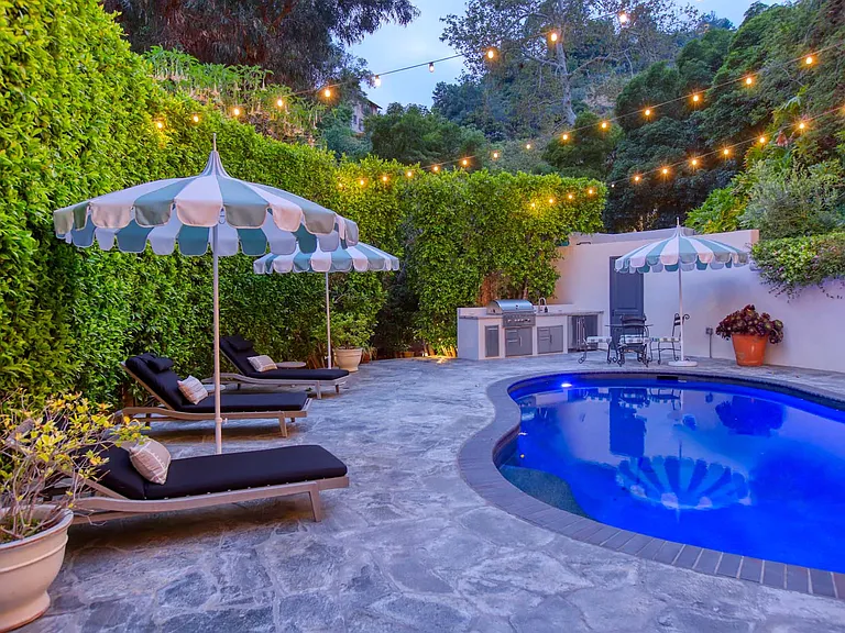 2050 Laurel Canyon Blvd — Photo 46